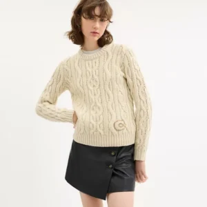 Strickpullover mit Zopfmuster und Rundhalsausschnitt*COACH Best Sale