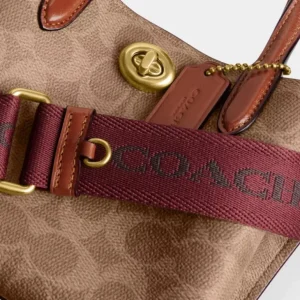 Willow Tote 18 aus Signature-Canvas*COACH Store